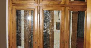 Armadio legno a specchio 1